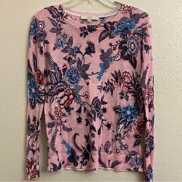 Loft Bundle sizes on pictures!! All in good shape. - Picture 4 of 7